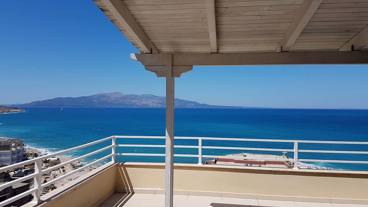 Апартаменти Sea Front Penthouse Саранда Екстер'єр фото