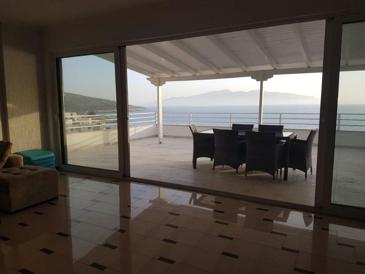 Апартаменти Sea Front Penthouse Саранда Екстер'єр фото
